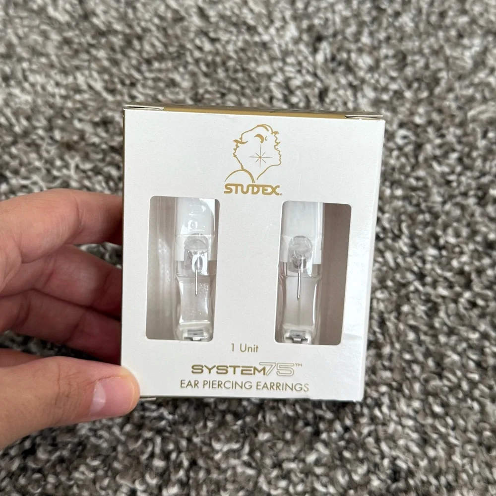 Studex System 75 Ear Piercing Earrings - Picture 1 of 3